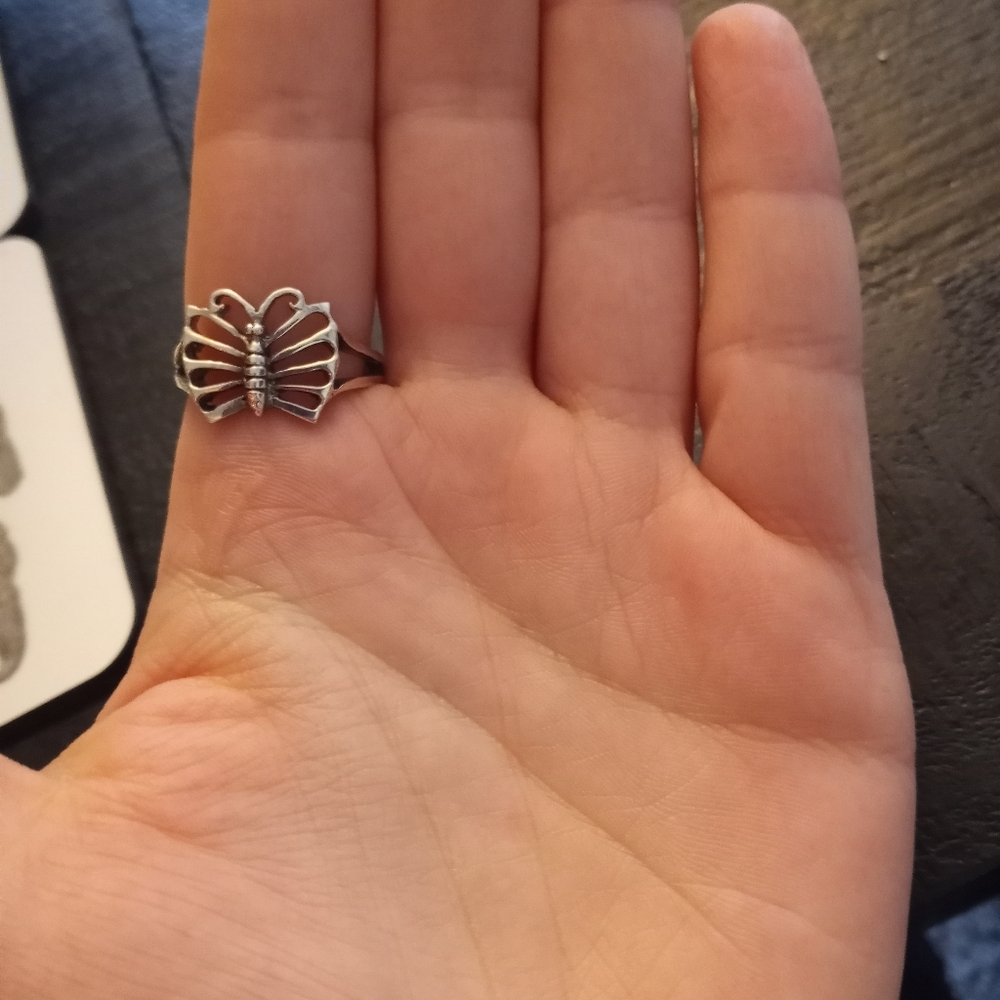 Sterling Silver Butterfly Ring - Picture 4 of 9